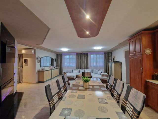 Eladó téglalakás, Szolnokon 109 M Ft, 4 szobás