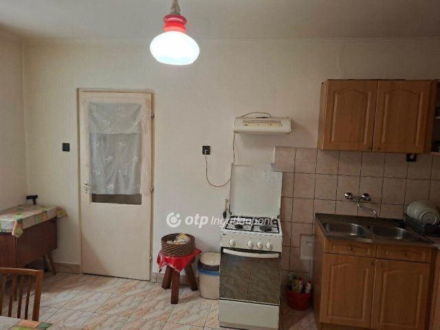 Eladó családi ház, Vámospércsen 32.5 M Ft, 2 szobás