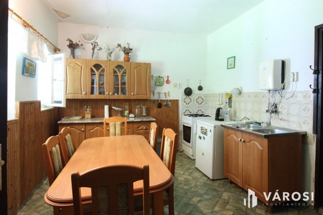 Eladó családi ház, Bakonybélben 27 M Ft, 3 szobás