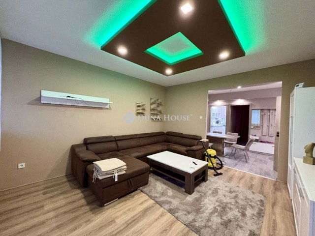 Eladó téglalakás, Nagykanizsán 43 M Ft, 3 szobás