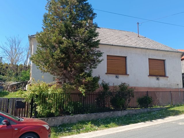 Eladó családi ház, Városlődön 24.8 M Ft, 3 szobás