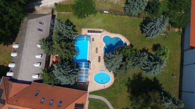 Eladó hotel, Gödön 1050 M Ft, 21 szobás / költözzbe.hu