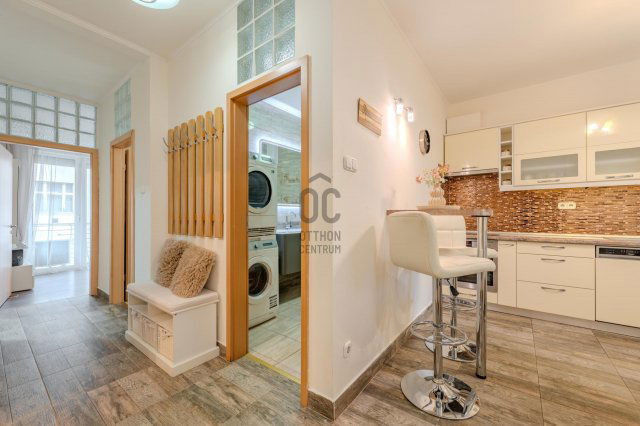 Eladó téglalakás, Budapesten, IX. kerületben, Ipar utcában