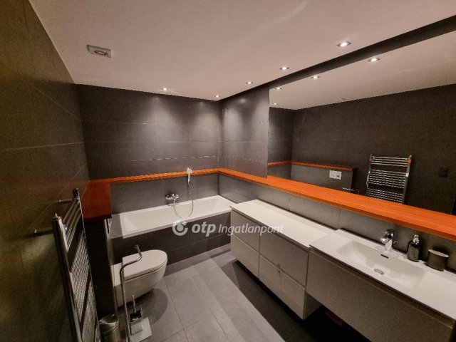 Eladó téglalakás, Budapesten, III. kerületben 326 M Ft