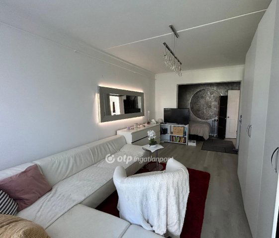 Eladó panellakás, Mosonmagyaróváron 42.5 M Ft, 2 szobás