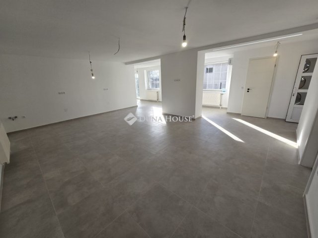 Eladó családi ház, Szabadbattyánban 74.6 M Ft, 4 szobás