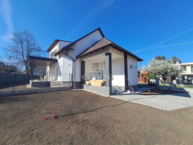 Eladó téglalakás, Balatonakarattyán 130 M Ft, 3 szobás