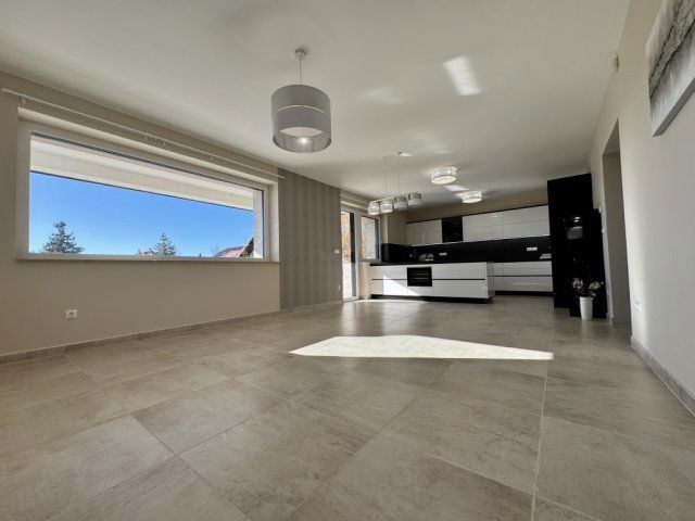 Eladó téglalakás, Balatonfüreden 259.08 M Ft, 4 szobás