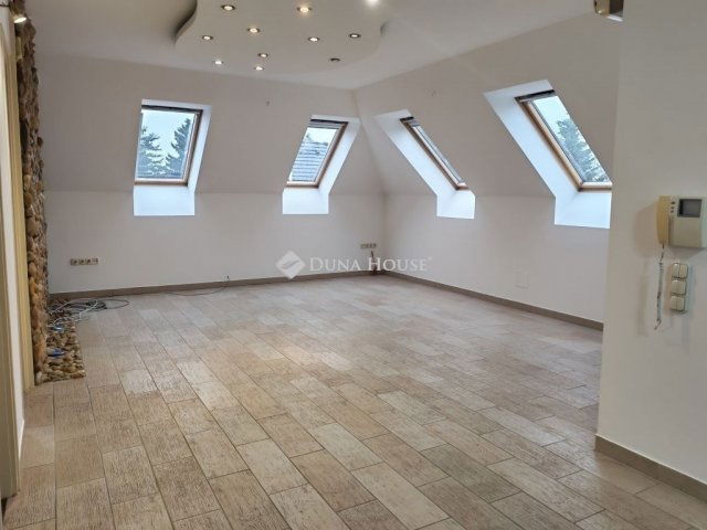 Eladó családi ház, Gödöllőn 134 M Ft, 4+2 szobás