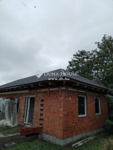 Eladó családi ház, Monorierdőn 32 M Ft, 4 szobás
