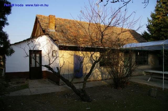 Eladó családi ház, Hódmezővásárhelyen 9.9 M Ft, 2 szobás