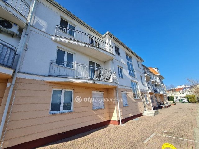 Eladó téglalakás, Hajdúszoboszlón 74.9 M Ft, 3 szobás