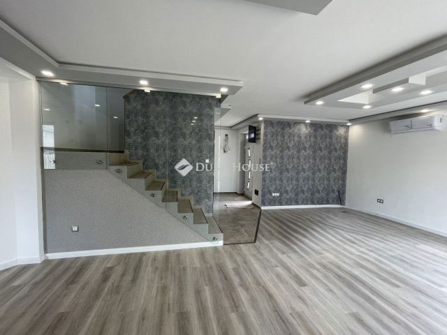 Eladó ikerház, Vecsésen 165 M Ft, 5 szobás