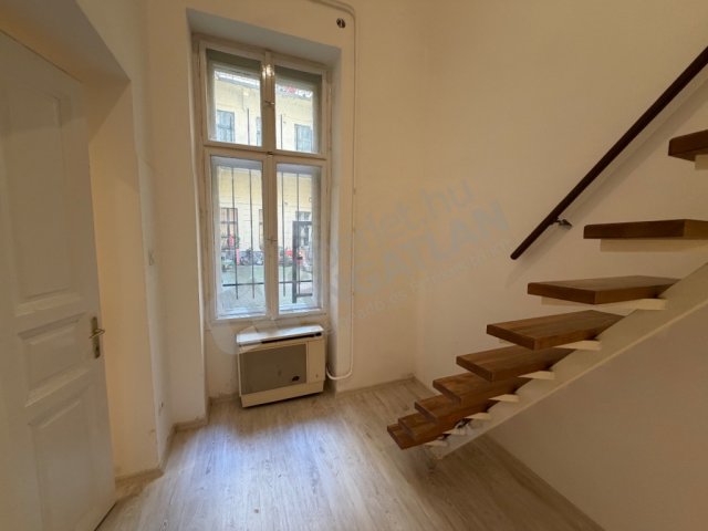 Eladó téglalakás, Budapesten, VIII. kerületben, Német utcában