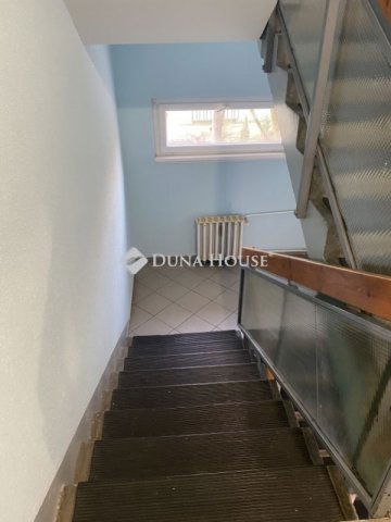 Eladó panellakás, Szegeden 72 M Ft, 3 szobás