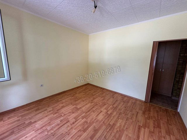 Kiadó panellakás, albérlet, Pakson, Gesztenyés utcában