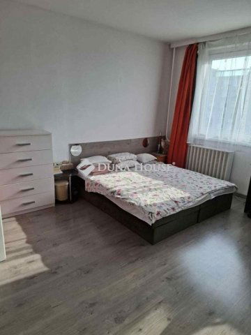 Eladó panellakás, Veszprémben 38 M Ft, 1 szobás