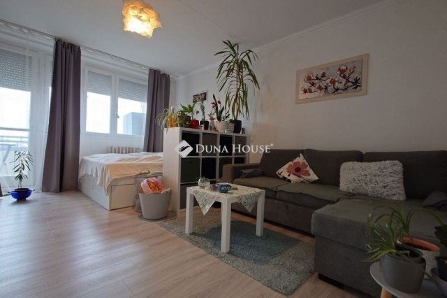 Eladó panellakás, Kecskeméten 36.9 M Ft, 1 szobás