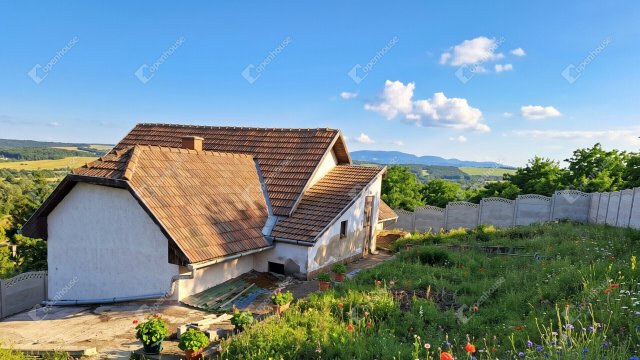 Eladó családi ház, Egerben 22.5 M Ft, 4 szobás