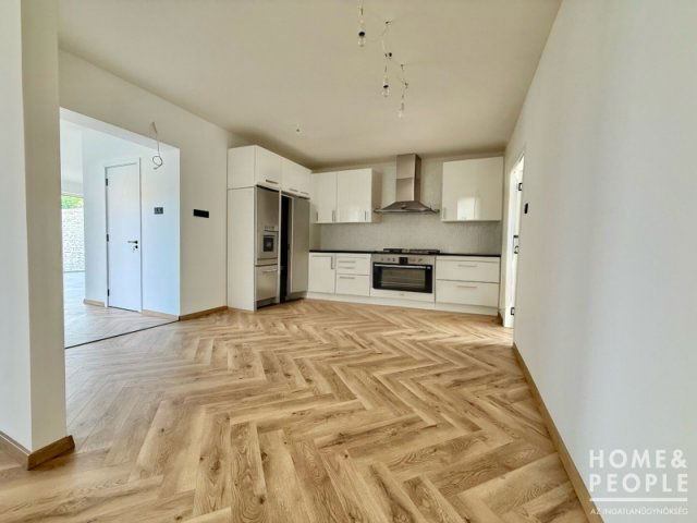 Eladó családi ház, Szegeden 169.9 M Ft, 4 szobás