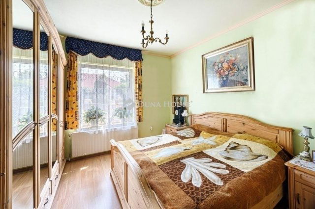 Eladó családi ház, Szegeden 129 M Ft, 7 szobás