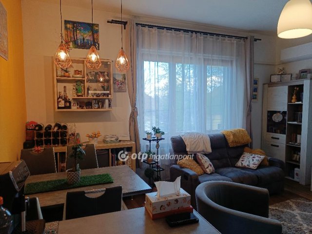 Eladó téglalakás, Budapesten, XV. kerületben 87.9 M Ft