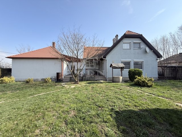 Eladó családi ház, Székesfehérvárott 86 M Ft, 6 szobás