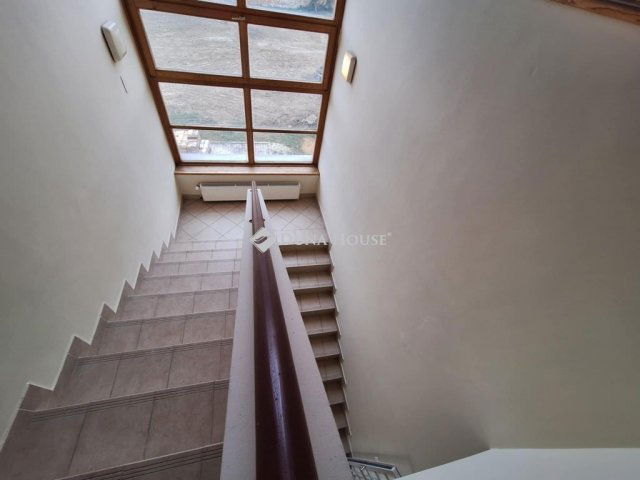 Eladó családi ház, Villányban 130 M Ft, 5 szobás