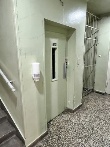 Eladó téglalakás, Budapesten, VIII. kerületben, Kálvária téren