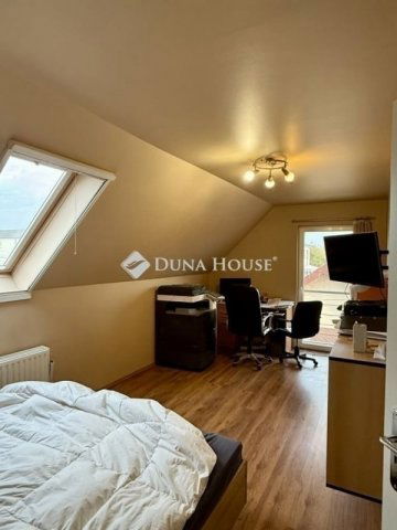 Eladó ikerház, Budapesten, XVIII. kerületben 130 M Ft, 4 szobás