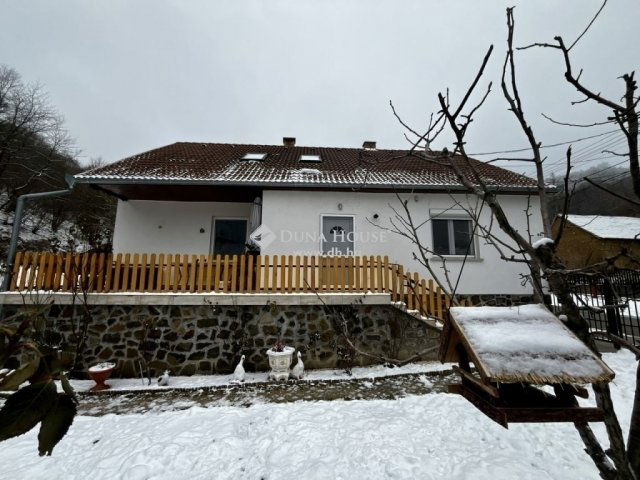 Eladó családi ház, Óbányán 109.5 M Ft, 6 szobás