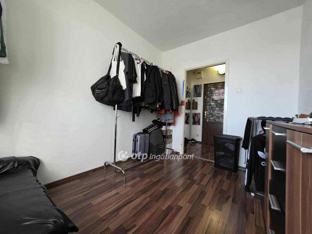 Eladó panellakás, Debrecenben 54.9 M Ft, 1+1 szobás