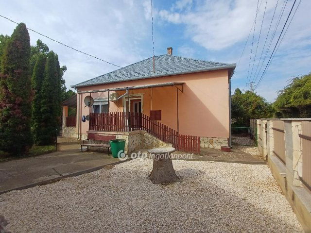 Eladó családi ház, Balsán 34.9 M Ft, 3 szobás