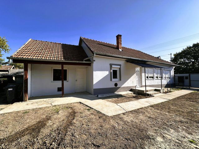 Eladó családi ház, Sarkadon 12.5 M Ft, 2 szobás