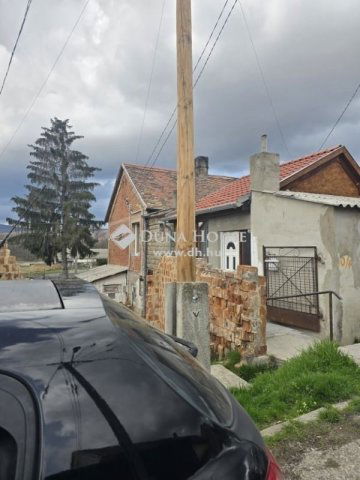 Eladó családi ház, Pécsett 18.5 M Ft, 2+2 szobás