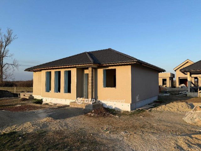 Eladó családi ház, Miskolcon 89.9 M Ft, 4 szobás