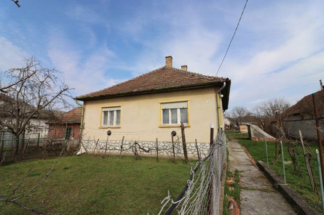 Eladó családi ház, Kerecsenden 19.9 M Ft, 3 szobás