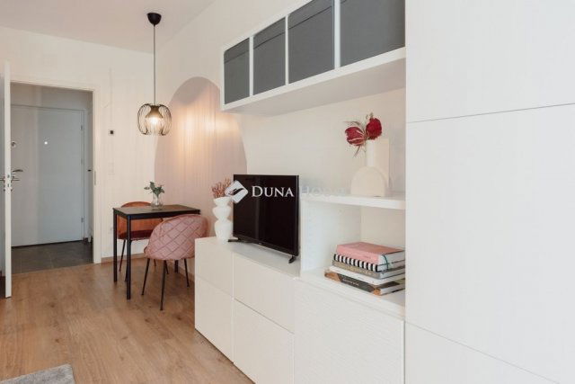 Eladó téglalakás, Budapesten, III. kerületben 76.9 M Ft