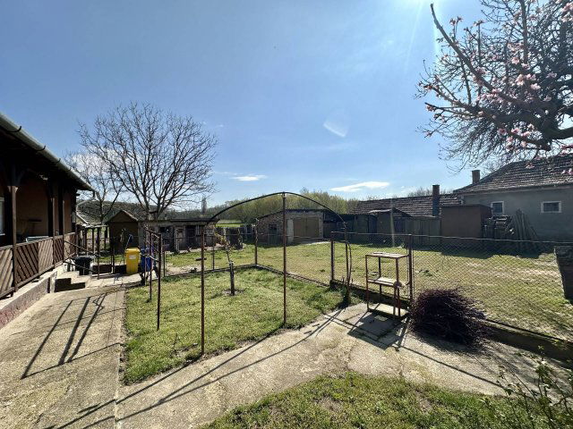 Eladó családi ház, Niklán 32.5 M Ft, 2+1 szobás