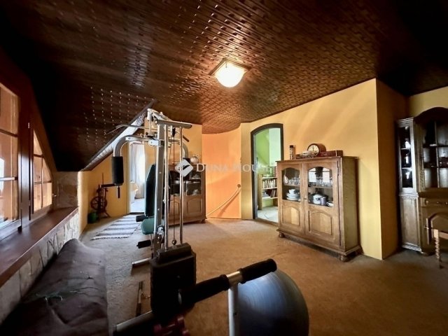 Eladó családi ház, Sülysápon 140 M Ft, 8 szobás
