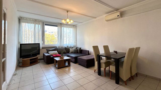 Kiadó panellakás, albérlet, Debrecenben 220 E Ft / hó, 3 szobás