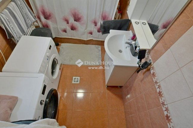Eladó családi ház, Helvécián 56 M Ft, 5 szobás