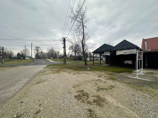 Eladó üzlethelyiség, Balatonmáriafürdőn 23 M Ft, 1 szobás