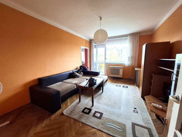 Eladó téglalakás, Szolnokon 28.9 M Ft, 2 szobás