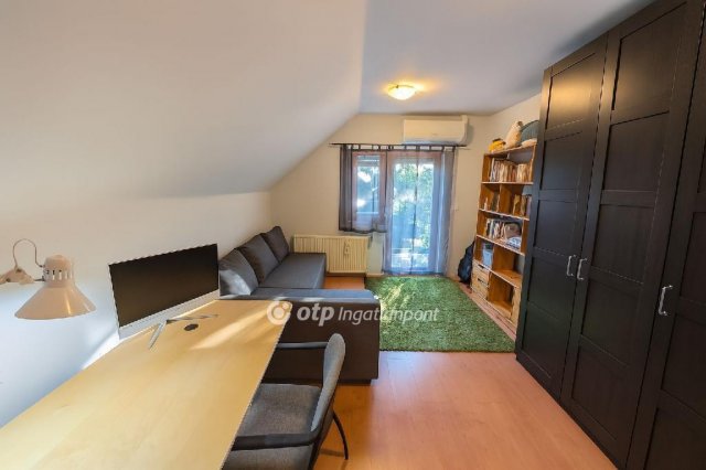Eladó családi ház, Szigethalmon 119.9 M Ft, 4 szobás