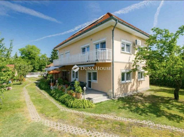 Eladó ikerház, Zamárdiban 108 M Ft, 6 szobás