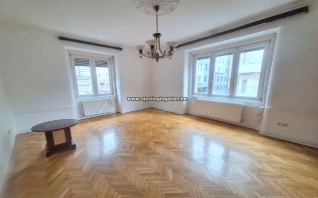 Eladó téglalakás, Budapesten, VII. kerületben, Dohány utcában