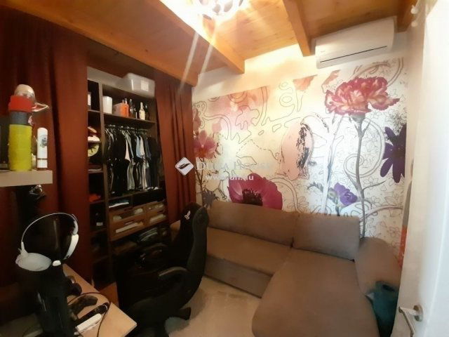 Eladó családi ház, Mogyoródon 220 M Ft, 6 szobás