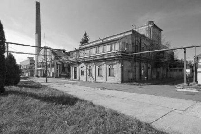 Eladó ipari ingatlan, Vácon 380 M Ft / költözzbe.hu