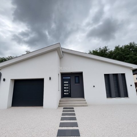 Eladó családi ház, Kecskeméten 134.99 M Ft, 4 szobás